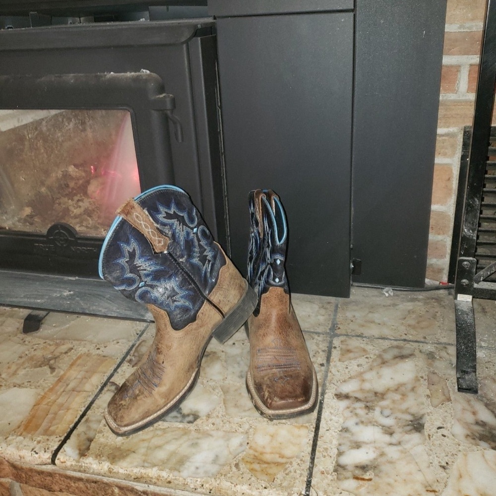 Ariat tombstone square cowgirl boots